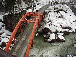 赤岩青厳峡を通る新しい橋