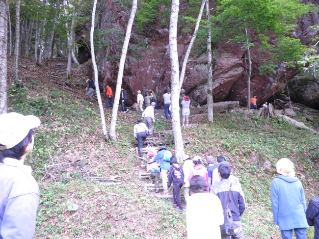 赤岩青巌峡を細谷　誠（自然ガイド）氏に案内してもらいました。